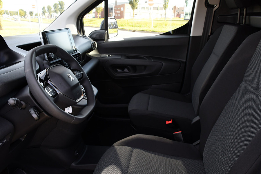 Peugeot e-Partner 136 L1 50 kWh Black Edition Camera, Cruise, Carplay, Stoelverwarming, 136pk, Multimedia, BOM VOL!