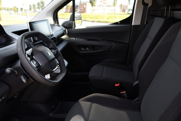 Peugeot e-Partner 136 L1 50 kWh Black Edition Camera, Cruise, Carplay, Stoelverwarming, 136pk, Multimedia, BOM VOL!