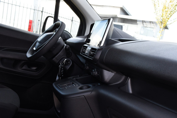 Peugeot e-Partner 136 L1 50 kWh Black Edition Camera, Cruise, Carplay, Stoelverwarming, 136pk, Multimedia, BOM VOL!