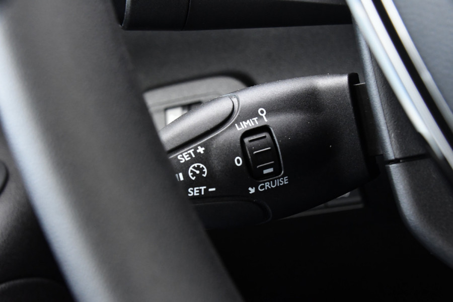Peugeot e-Partner 136 L1 50 kWh Black Edition Camera, Cruise, Carplay, Stoelverwarming, 136pk, Multimedia, BOM VOL!