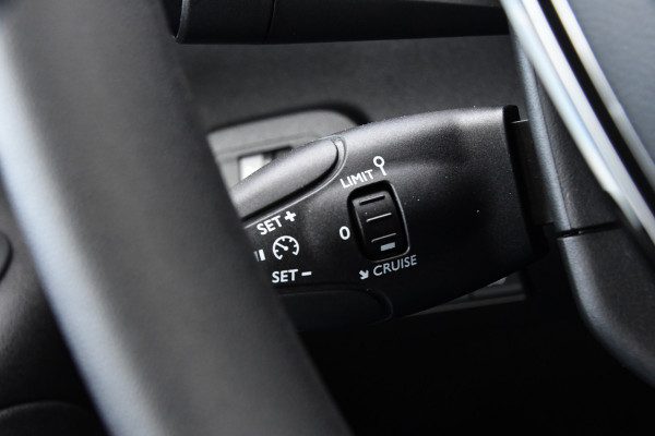 Peugeot e-Partner 136 L1 50 kWh Black Edition Camera, Cruise, Carplay, Stoelverwarming, 136pk, Multimedia, BOM VOL!