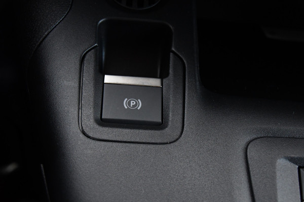 Peugeot e-Partner 136 L1 50 kWh Black Edition Camera, Cruise, Carplay, Stoelverwarming, 136pk, Multimedia, BOM VOL!