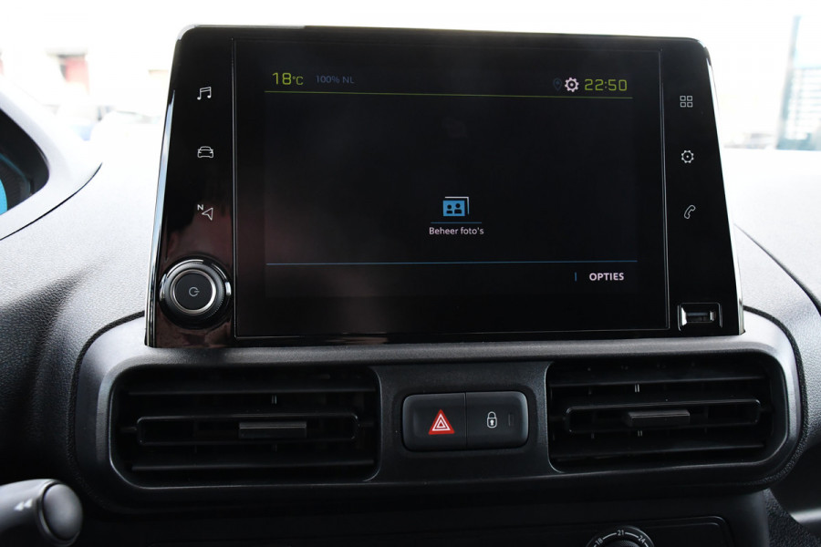 Peugeot e-Partner 136 L1 50 kWh Black Edition Camera, Cruise, Carplay, Stoelverwarming, 136pk, Multimedia, BOM VOL!