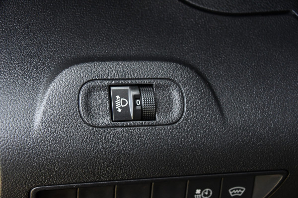 Peugeot e-Partner 136 L1 50 kWh Black Edition Camera, Cruise, Carplay, Stoelverwarming, 136pk, Multimedia, BOM VOL!
