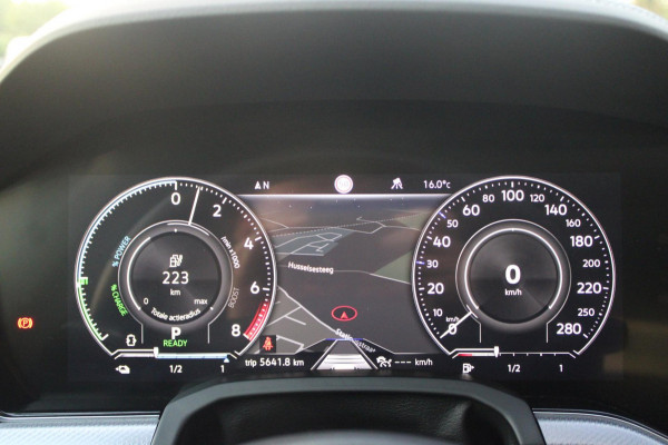 Volkswagen Touareg 3.0 TSi 4MOTION R 462pk eHybrid | Pano | Elek. trekhaak | HUD| Luchtvering