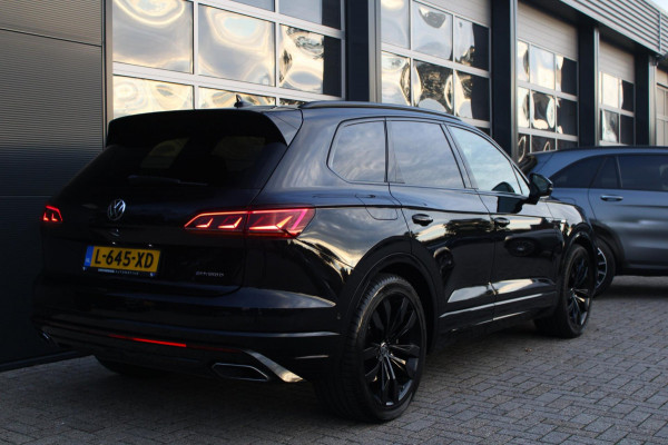 Volkswagen Touareg 3.0 TSi 4MOTION R 462pk eHybrid | Pano | Elek. trekhaak | HUD| Luchtvering