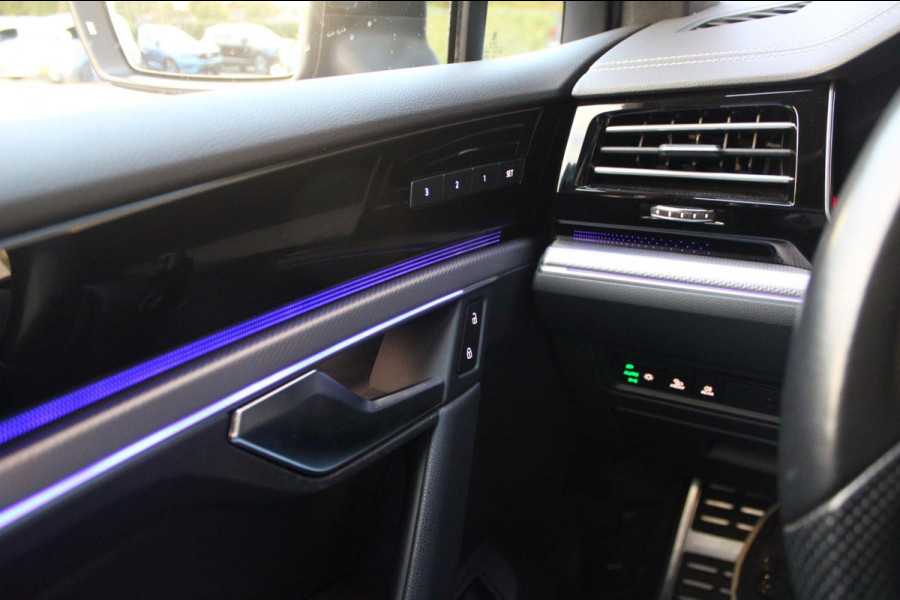 Volkswagen Touareg 3.0 TSi 4MOTION R 462pk eHybrid | Pano | Elek. trekhaak | HUD| Luchtvering
