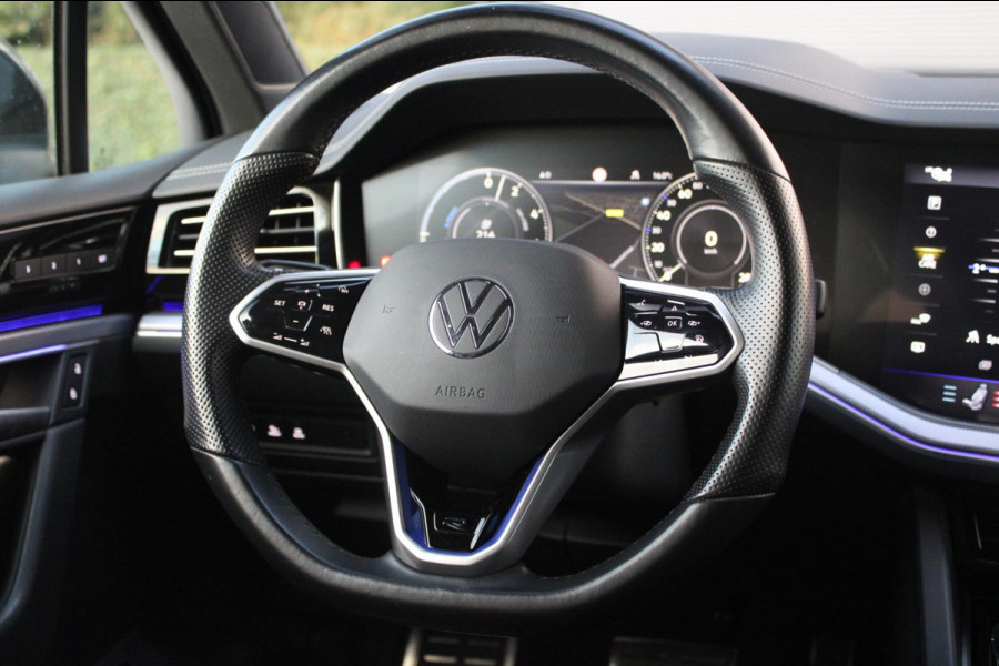 Volkswagen Touareg 3.0 TSi 4MOTION R 462pk eHybrid | Pano | Elek. trekhaak | HUD| Luchtvering