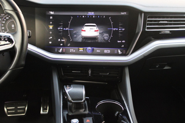 Volkswagen Touareg 3.0 TSi 4MOTION R 462pk eHybrid | Pano | Elek. trekhaak | HUD| Luchtvering