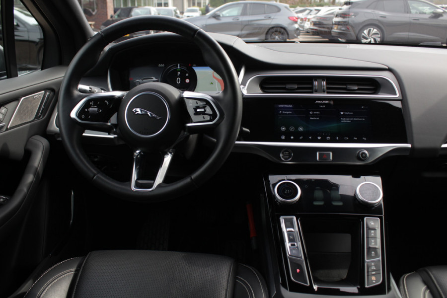 Jaguar I-PACE EV400 HSE 90 kWh / SOH 94,3% / Trekhaak / Panoramadak / 360Camera / Head-up / Luchtvering / Meridian / Keyless / 20'' / Leder / Navigatie / Stoelverwarming
