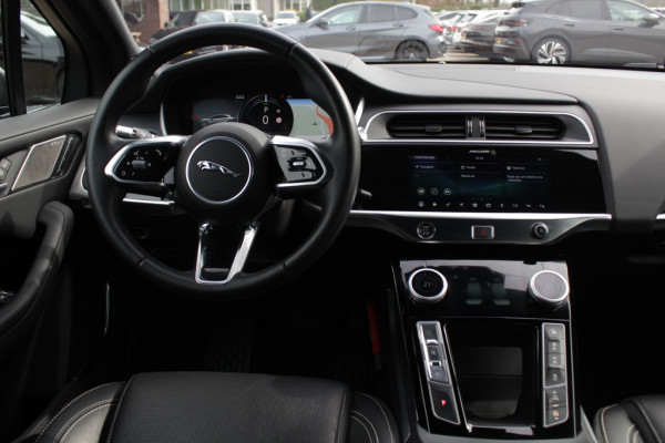 Jaguar I-PACE EV400 HSE 90 kWh / SOH 94,3% / Trekhaak / Panoramadak / 360Camera / Head-up / Luchtvering / Meridian / Keyless / 20'' / Leder / Navigatie / Stoelverwarming