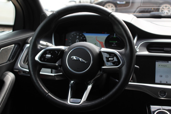 Jaguar I-PACE EV400 HSE 90 kWh / SOH 94,3% / Trekhaak / Panoramadak / 360Camera / Head-up / Luchtvering / Meridian / Keyless / 20'' / Leder / Navigatie / Stoelverwarming