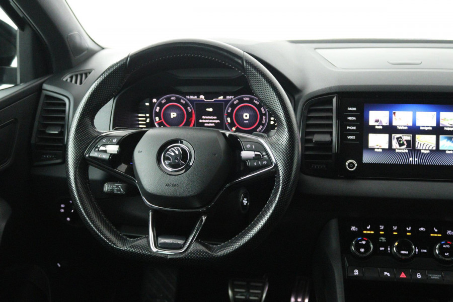 Škoda Karoq 1.5 TSI ACT Sportline Business (DIGITALE COCKPIT, STOEL/STUUR VERWARMING, TREKHAAK, SFEERVERLICHTING, CAMERA)