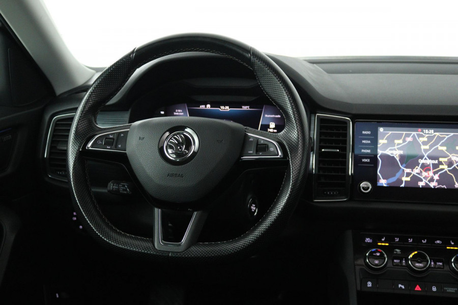Škoda Kodiaq 1.5 TSI Business Edition (PANORAMADAK, TREKHAAK, DIGITALE COCKPIT, CAMERA, CANTON, STOELVERWARMING, NL-AUTO)