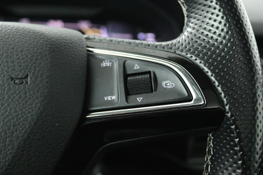 Škoda Kodiaq 1.5 TSI Business Edition (PANORAMADAK, TREKHAAK, DIGITALE COCKPIT, CAMERA, CANTON, STOELVERWARMING, NL-AUTO)