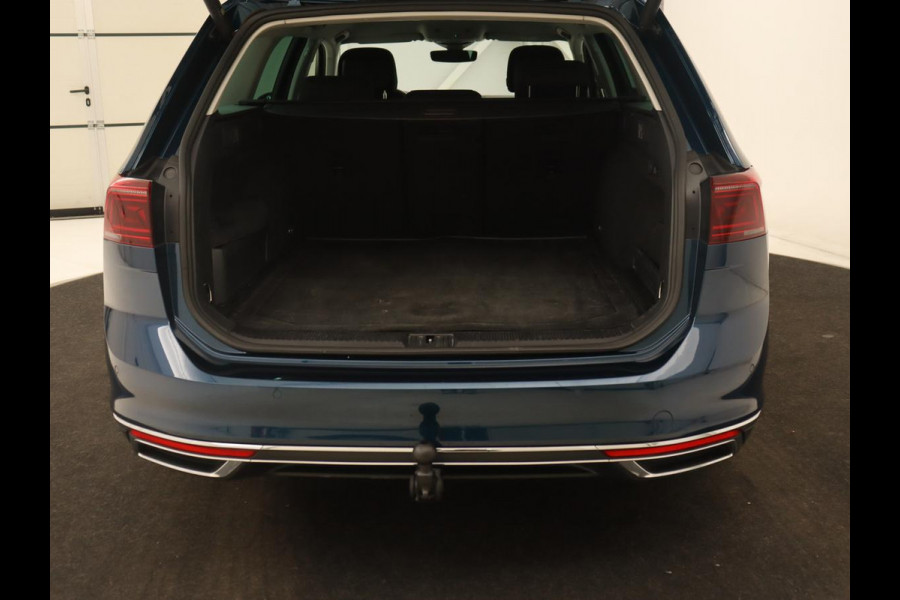 Volkswagen Passat 1.4 TSI PHEV GTE | Trekhaak | Stoelverwarming | Virtual Cockpit | Massage | Camera | Carplay | Adaptive cruise | ErgoComfort | Matrix LED | Plug In