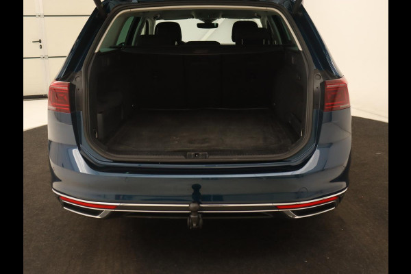Volkswagen Passat 1.4 TSI PHEV GTE | Trekhaak | Stoelverwarming | Virtual Cockpit | Massage | Camera | Carplay | Adaptive cruise | ErgoComfort | Matrix LED | Plug In