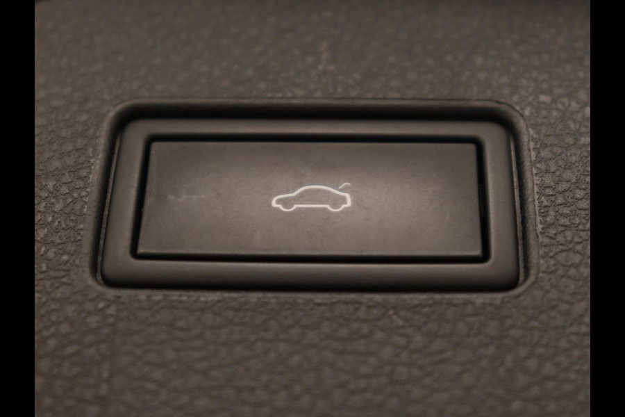 Volkswagen Passat 1.4 TSI PHEV GTE | Trekhaak | Stoelverwarming | Virtual Cockpit | Massage | Camera | Carplay | Adaptive cruise | ErgoComfort | Matrix LED | Plug In