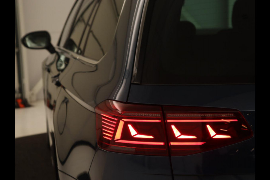 Volkswagen Passat 1.4 TSI PHEV GTE | Trekhaak | Stoelverwarming | Virtual Cockpit | Massage | Camera | Carplay | Adaptive cruise | ErgoComfort | Matrix LED | Plug In