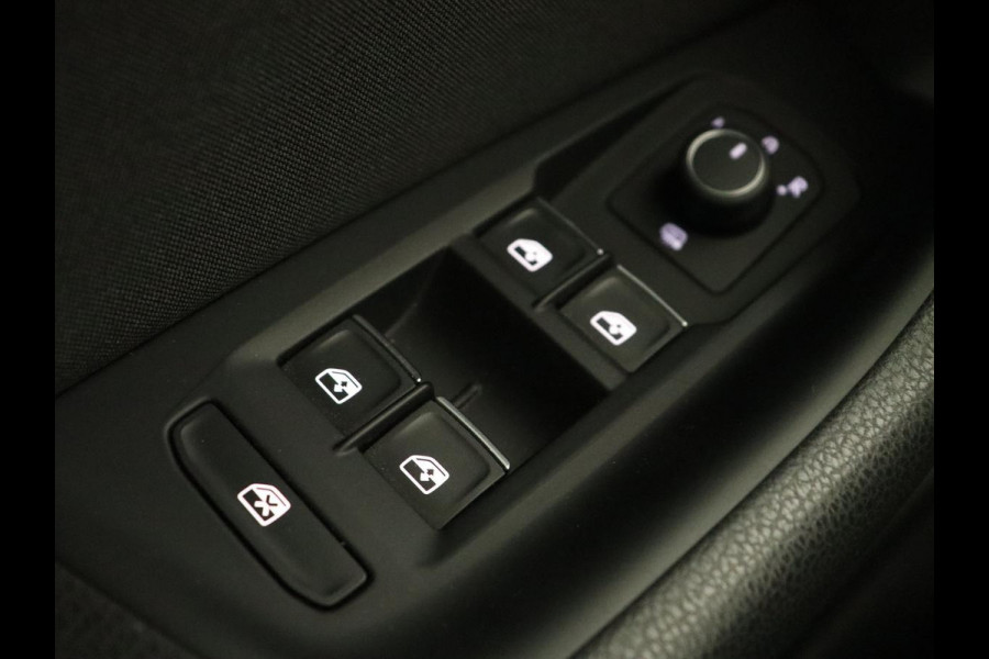 Volkswagen Passat 1.4 TSI PHEV GTE | Trekhaak | Stoelverwarming | Virtual Cockpit | Massage | Camera | Carplay | Adaptive cruise | ErgoComfort | Matrix LED | Plug In