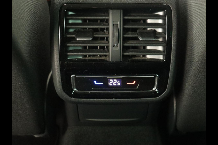 Volkswagen Passat 1.4 TSI PHEV GTE | Trekhaak | Stoelverwarming | Virtual Cockpit | Massage | Camera | Carplay | Adaptive cruise | ErgoComfort | Matrix LED | Plug In