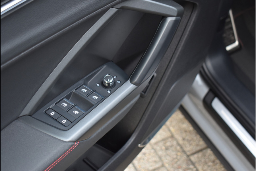 Audi Q3 Sportback 45 TFSI e S-Line Nardo Grey Pano Navi Trekhaak Matrix Sfeer Leder 20 Inch