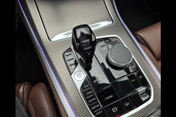 BMW X5 xDrive45e High Executive | M-Sport | Panorama | HUD | Elec. Trekhaak | Adaptive Onderstel | BMW Laser | 1e Eigenaar | Vol Opties |