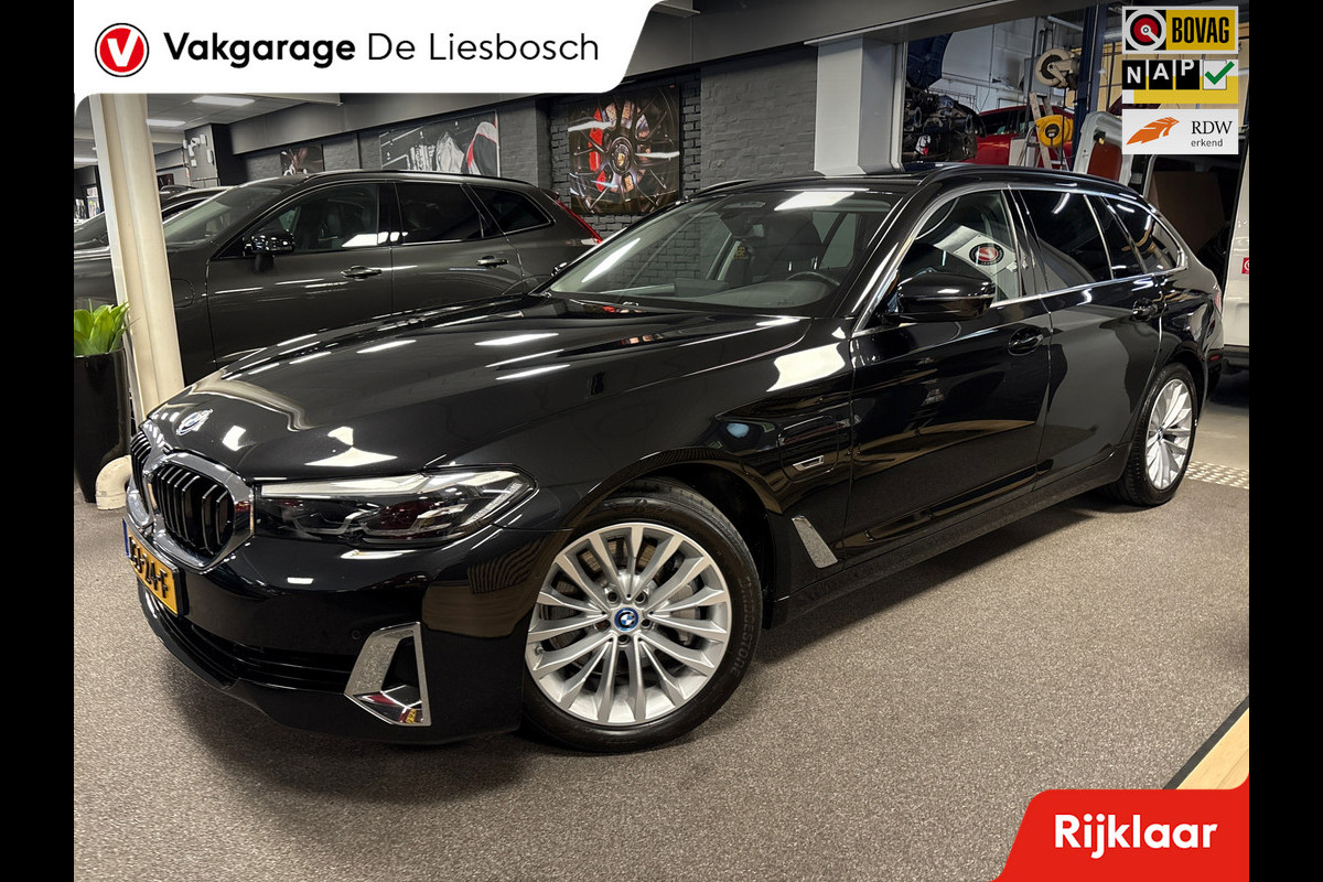 BMW 5 Serie Touring 530e xDrive High Executive/leer/pano/navi/trekhaak/apple carplay BMW 5 Serie Touring 530e xDrive High Executive/leer/pano/navi/trekhaak/apple carplay