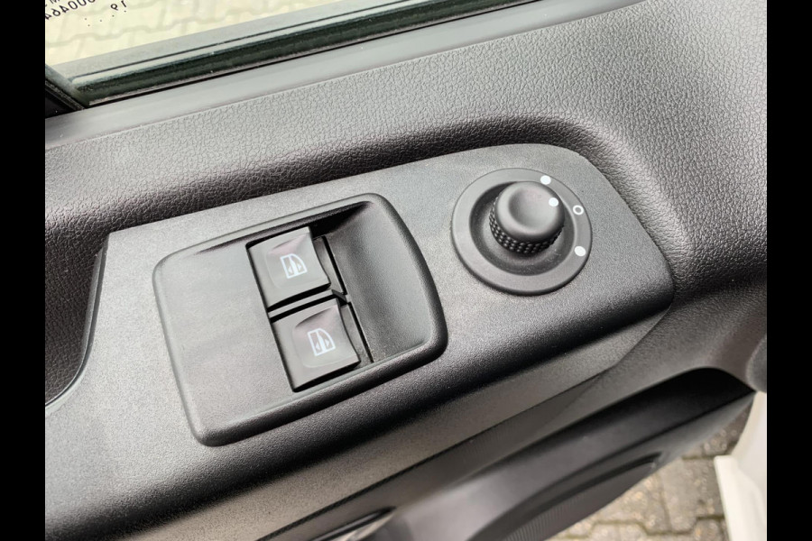 Renault Trafic 2.0 dCi 120 T29 L2H1 Thermo King Elektrisch incl standkoeling Koelen en vriezen Airco Bluetooth Usb media Renault Trafic 2.0 dCi 120 T29 L2H1 Thermo King Elektrisch incl standkoeling Koelen en vriezen Airco Bluetooth Usb media