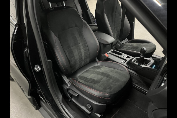 Ford Kuga 1.5 EcoBoost ST-Line X *1800 kg Trekgewicht | Open dak | Trekhaak | Adapt. cruise control | Carplay | Stuur-/Stoelverwarming