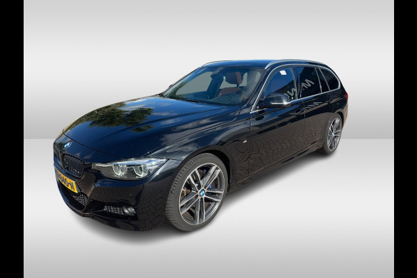 BMW 3 Serie Touring 320i M Sport Edition / Trekhaak / Panoramadak / Camera / Head-up / Leder / 19'' / Navigatie / Stoelverwarming / Audio HiFi / Cruise Control