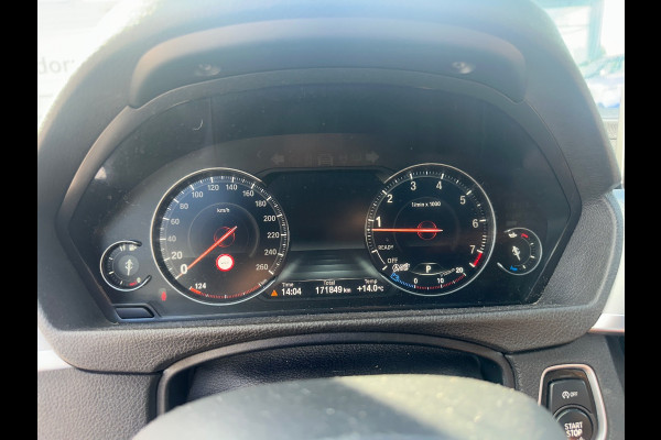 BMW 3 Serie Touring 320i M Sport Edition / Trekhaak / Panoramadak / Camera / Head-up / Leder / 19'' / Navigatie / Stoelverwarming / Audio HiFi / Cruise Control
