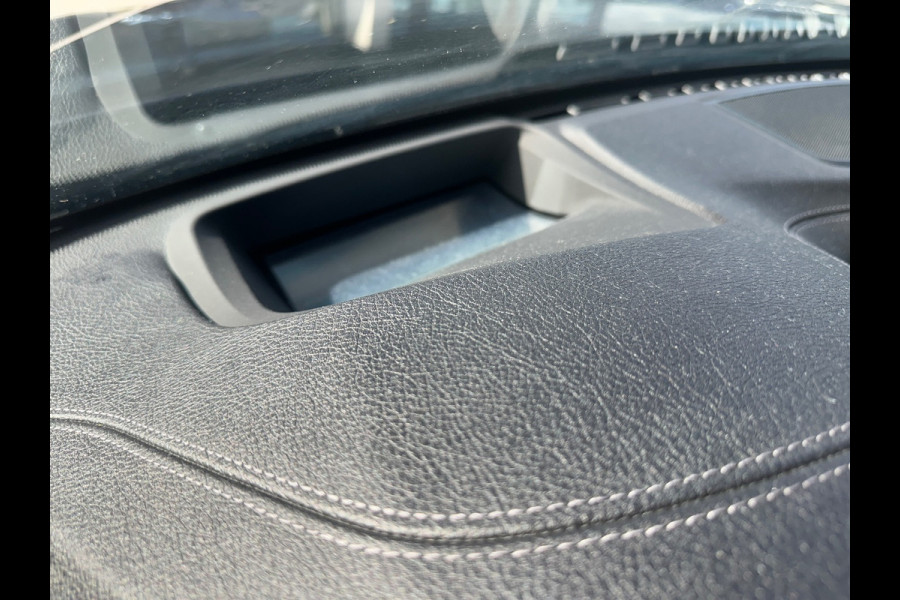 BMW 3 Serie Touring 320i M Sport Edition / Trekhaak / Panoramadak / Camera / Head-up / Leder / 19'' / Navigatie / Stoelverwarming / Audio HiFi / Cruise Control