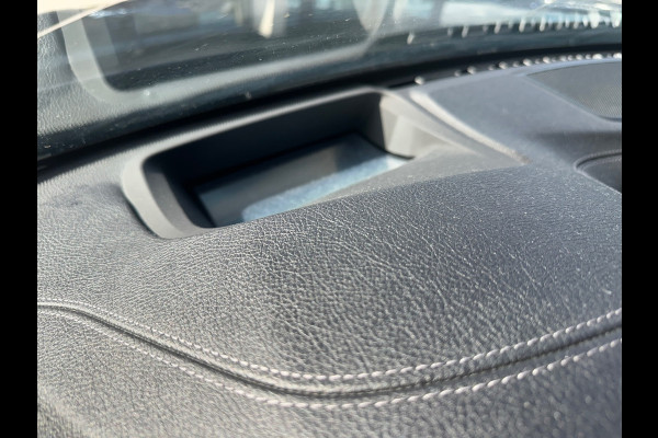 BMW 3 Serie Touring 320i M Sport Edition / Trekhaak / Panoramadak / Camera / Head-up / Leder / 19'' / Navigatie / Stoelverwarming / Audio HiFi / Cruise Control