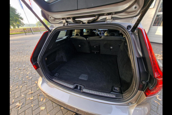 Volvo V60 2.0 B3 R-Design|Automaat|Trekhaak|H&K-audio|Black-pack|19-inch|