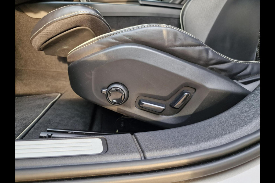 Volvo V60 2.0 B3 R-Design|Automaat|Trekhaak|H&K-audio|Black-pack|19-inch|