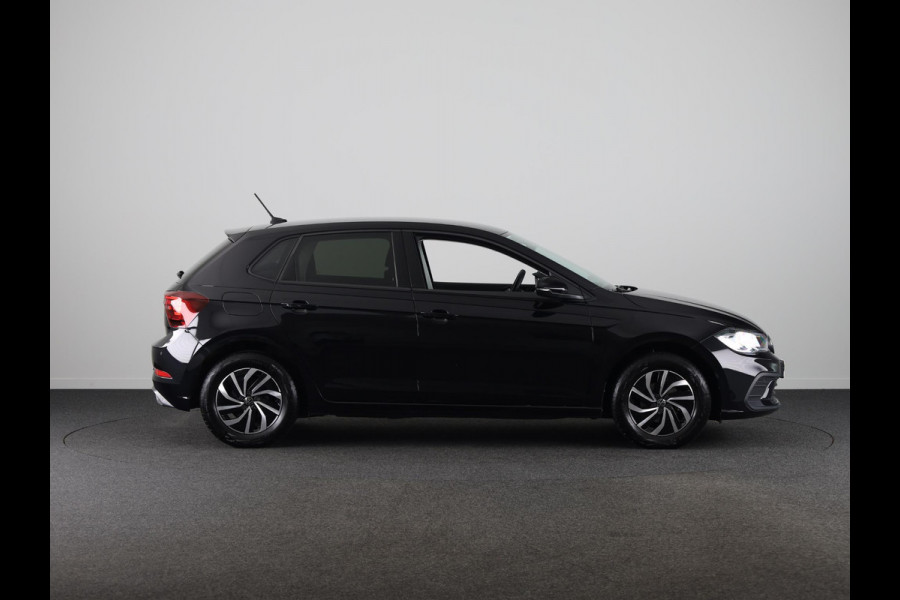 Volkswagen Polo 1.0 TSI Life Edition 95 pk | Verlengde garantie | Navigatie via App | Parkeersensoren achter | Achteruitrijcamera | Adaptieve cruise control |