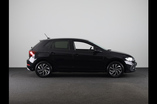 Volkswagen Polo 1.0 TSI Life Edition 95 pk | Verlengde garantie | Navigatie via App | Parkeersensoren achter | Achteruitrijcamera | Adaptieve cruise control |