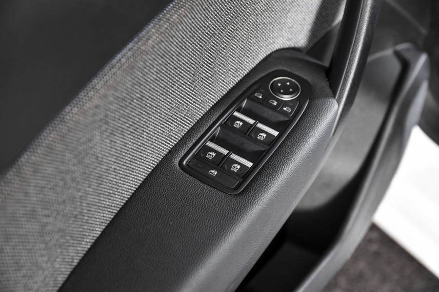 Renault Captur 1.3 mild hybrid 160 techno | Dig. Cockpit | Cruise | PDC | Camera | App. Connect | ECC | DAB | LM 18" | 0041