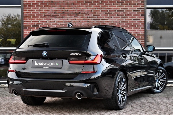 BMW 3 Serie Touring 330e M-Sport Pano HUD El-zetels laser-LED Camera