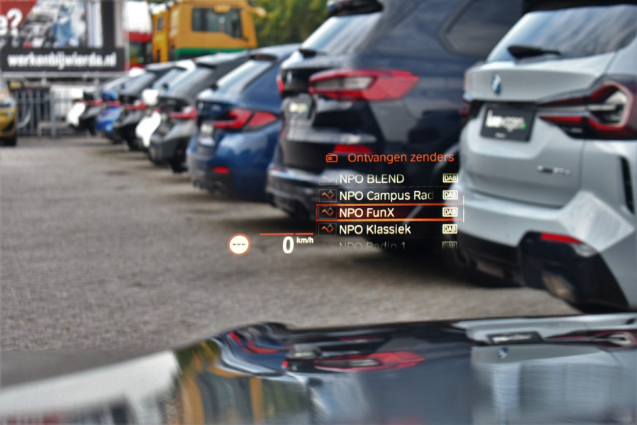 BMW 3 Serie Touring 330e M-Sport Pano HUD El-zetels laser-LED Camera