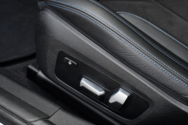 BMW 3 Serie Touring 330e M-Sport Pano HUD El-zetels laser-LED Camera