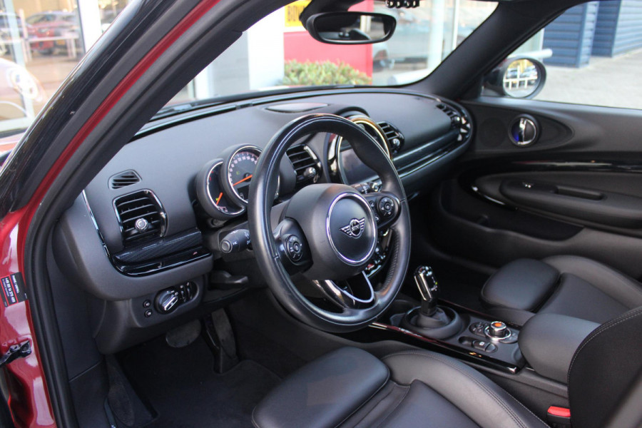 MINI Clubman 1.5 136PK COOPER CHILI AUTOMAAT | PANORAMISCH SCHUIF/KANTELDAK | NAVIGATIE | LEDEREN BEKLEDING | STOELVERWARMING | 17" LICHTMETALEN VELGEN | UNION JACK ACHTER LICHTEN | KEYLESS ENTRY / START |