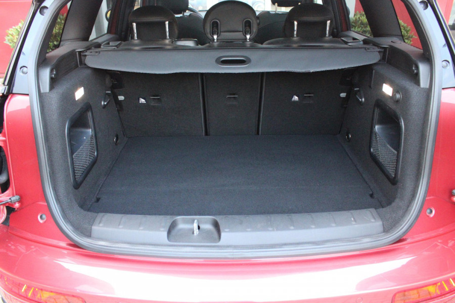 MINI Clubman 1.5 136PK COOPER CHILI AUTOMAAT | PANORAMISCH SCHUIF/KANTELDAK | NAVIGATIE | LEDEREN BEKLEDING | STOELVERWARMING | 17" LICHTMETALEN VELGEN | UNION JACK ACHTER LICHTEN | KEYLESS ENTRY / START |