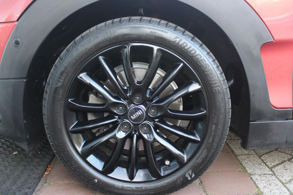 MINI Clubman 1.5 136PK COOPER CHILI AUTOMAAT | PANORAMISCH SCHUIF/KANTELDAK | NAVIGATIE | LEDEREN BEKLEDING | STOELVERWARMING | 17" LICHTMETALEN VELGEN | UNION JACK ACHTER LICHTEN | KEYLESS ENTRY / START |