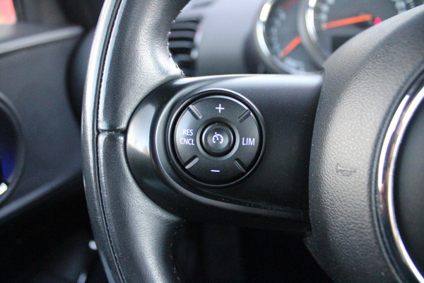 MINI Clubman 1.5 136PK COOPER CHILI AUTOMAAT | PANORAMISCH SCHUIF/KANTELDAK | NAVIGATIE | LEDEREN BEKLEDING | STOELVERWARMING | 17" LICHTMETALEN VELGEN | UNION JACK ACHTER LICHTEN | KEYLESS ENTRY / START |