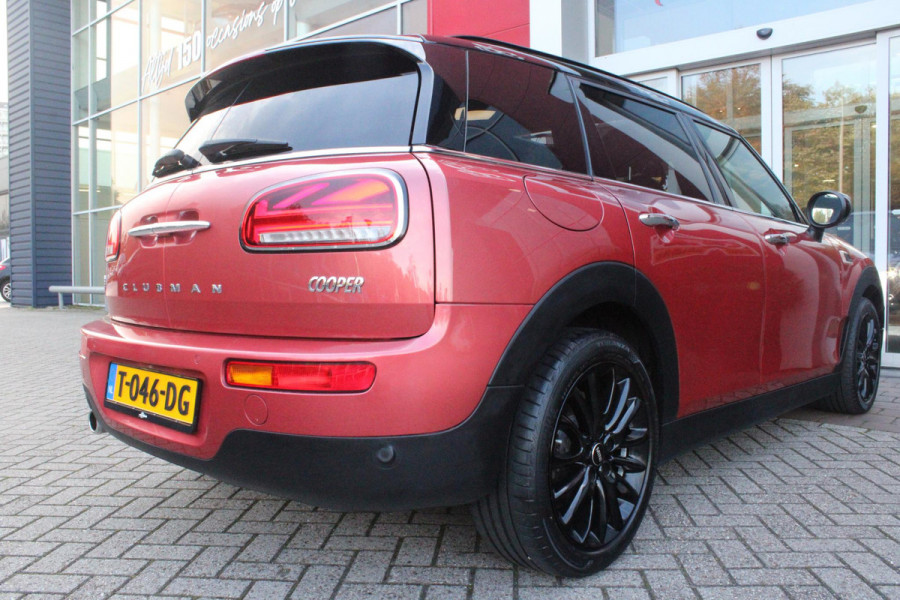 MINI Clubman 1.5 136PK COOPER CHILI AUTOMAAT | PANORAMISCH SCHUIF/KANTELDAK | NAVIGATIE | LEDEREN BEKLEDING | STOELVERWARMING | 17" LICHTMETALEN VELGEN | UNION JACK ACHTER LICHTEN | KEYLESS ENTRY / START |