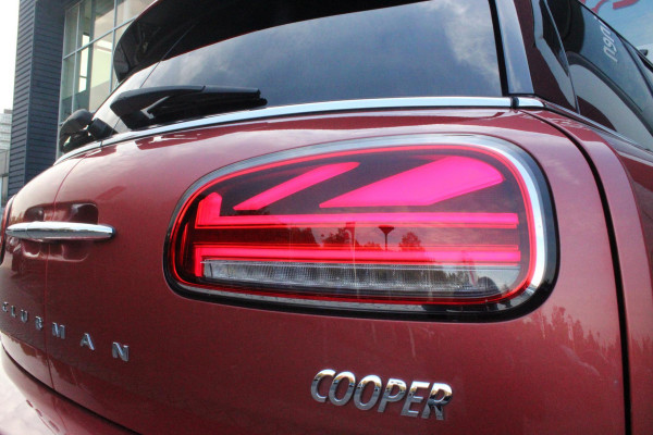 MINI Clubman 1.5 136PK COOPER CHILI AUTOMAAT | PANORAMISCH SCHUIF/KANTELDAK | NAVIGATIE | LEDEREN BEKLEDING | STOELVERWARMING | 17" LICHTMETALEN VELGEN | UNION JACK ACHTER LICHTEN | KEYLESS ENTRY / START |