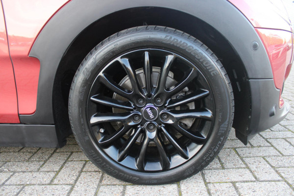 MINI Clubman 1.5 136PK COOPER CHILI AUTOMAAT | PANORAMISCH SCHUIF/KANTELDAK | NAVIGATIE | LEDEREN BEKLEDING | STOELVERWARMING | 17" LICHTMETALEN VELGEN | UNION JACK ACHTER LICHTEN | KEYLESS ENTRY / START |