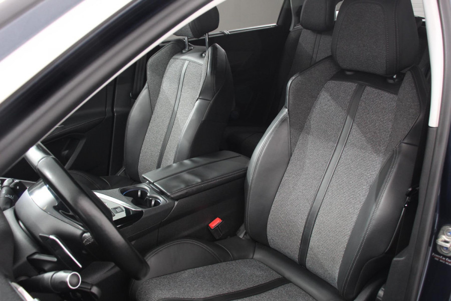 Peugeot 5008 1.2 PureTech 130pk Automaat Allure Navigatie Climate Control 7 Zits Virtual Cockpit Apple Carplay/Android Auto Keyless Entry Stoelverwarming Camera Cruise Control Elektrische Achterklep